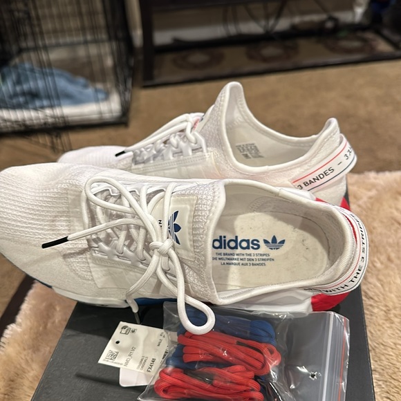 Adidas NMD_R1.V2 Sneakers - Picture 7 of 8